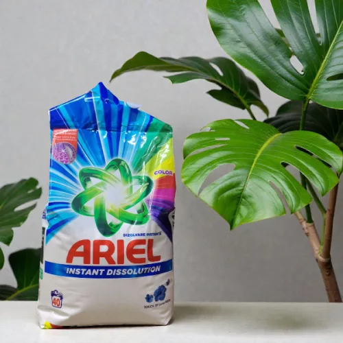 Ariel Touch of Lenor Color mosópor 3 kg 40 mosás