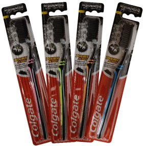   Colgate Double Action Charcoal – Kettős hatású szenes fogkefe (1 db)